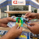 Drogal realiza aos domingos encontros para troca de figurinhas