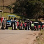 Sicredi Dexis faz tratorada em Caconde/SP para lançar Plano Safra